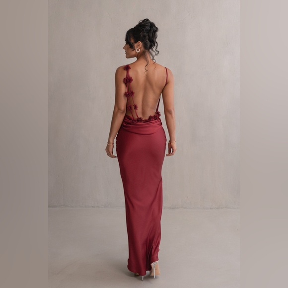JLUXLABEL Red Down The Aisle Satin Gown M - Picture 1 of 13